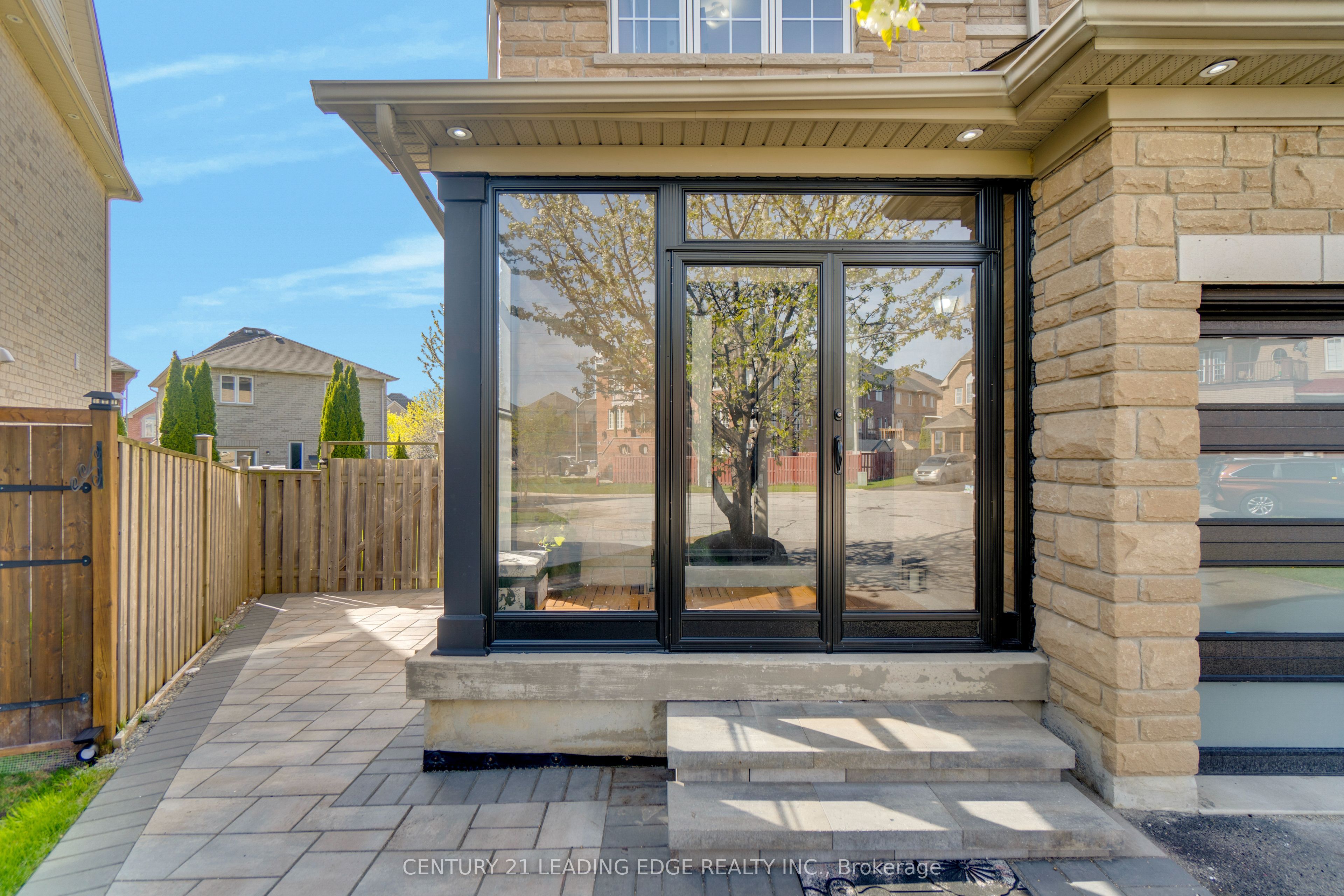 12 Raybeck Court