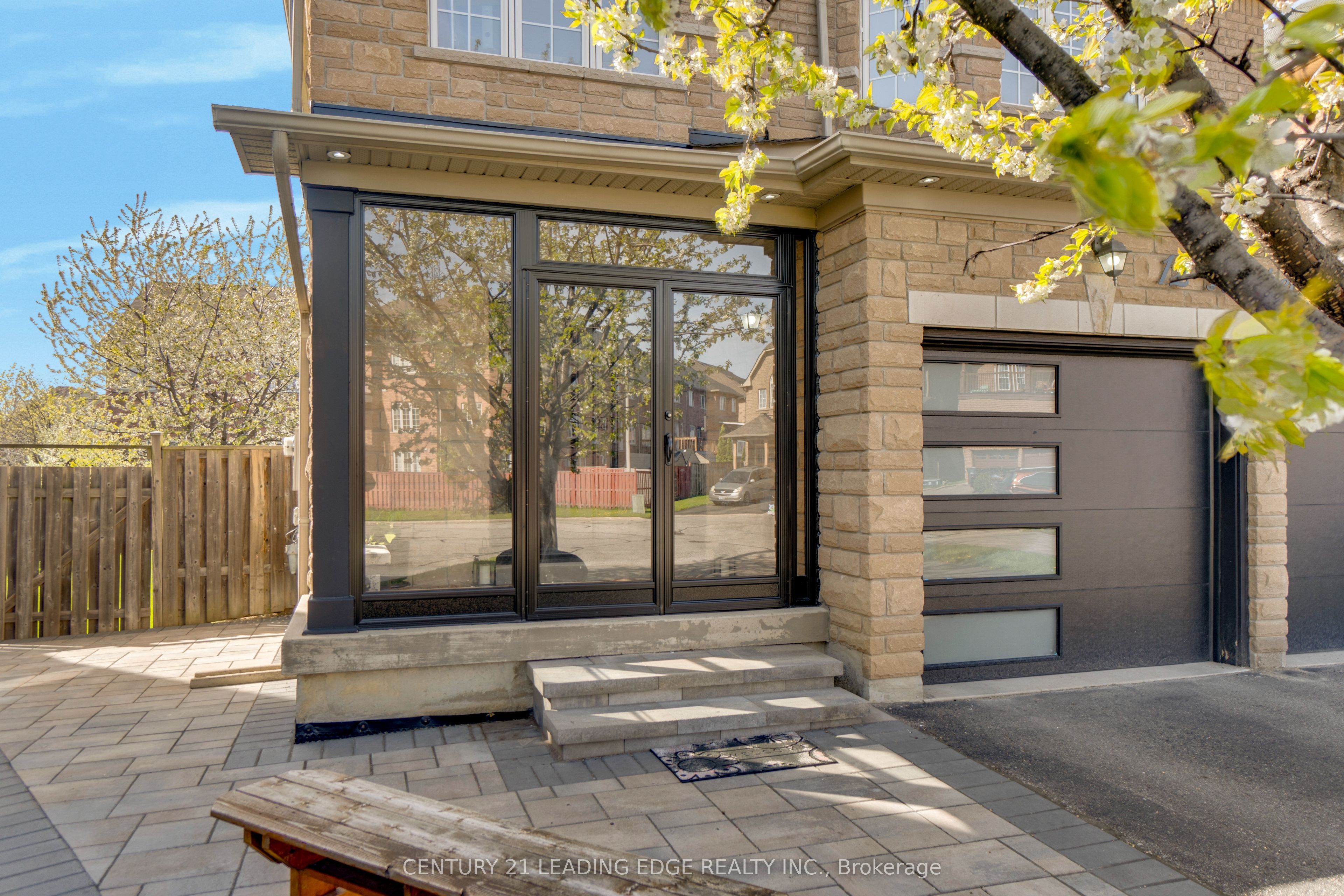 12 Raybeck Court