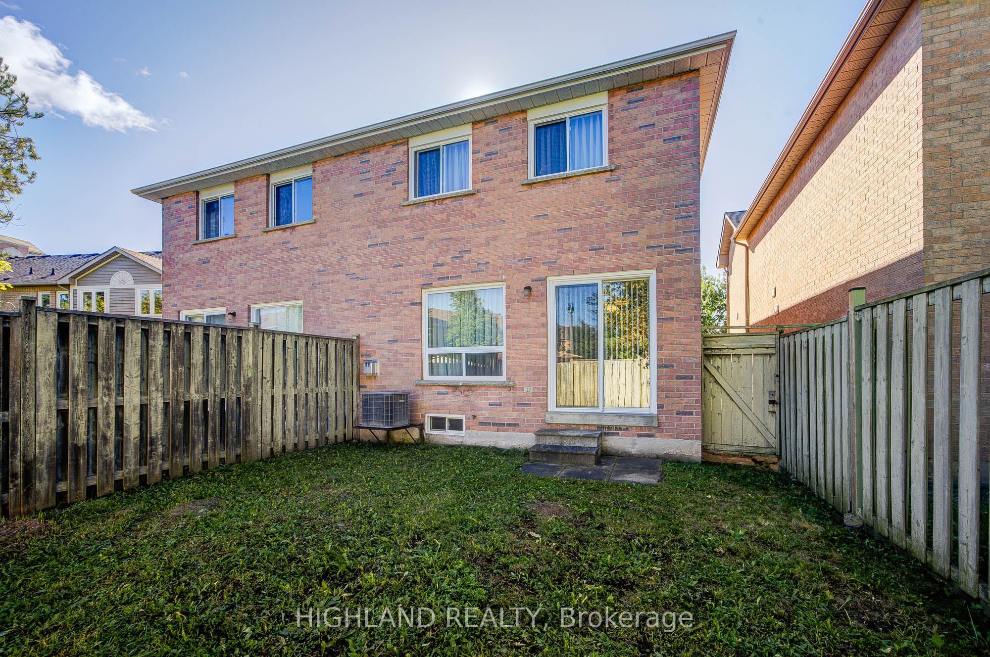 849 Scollard Court