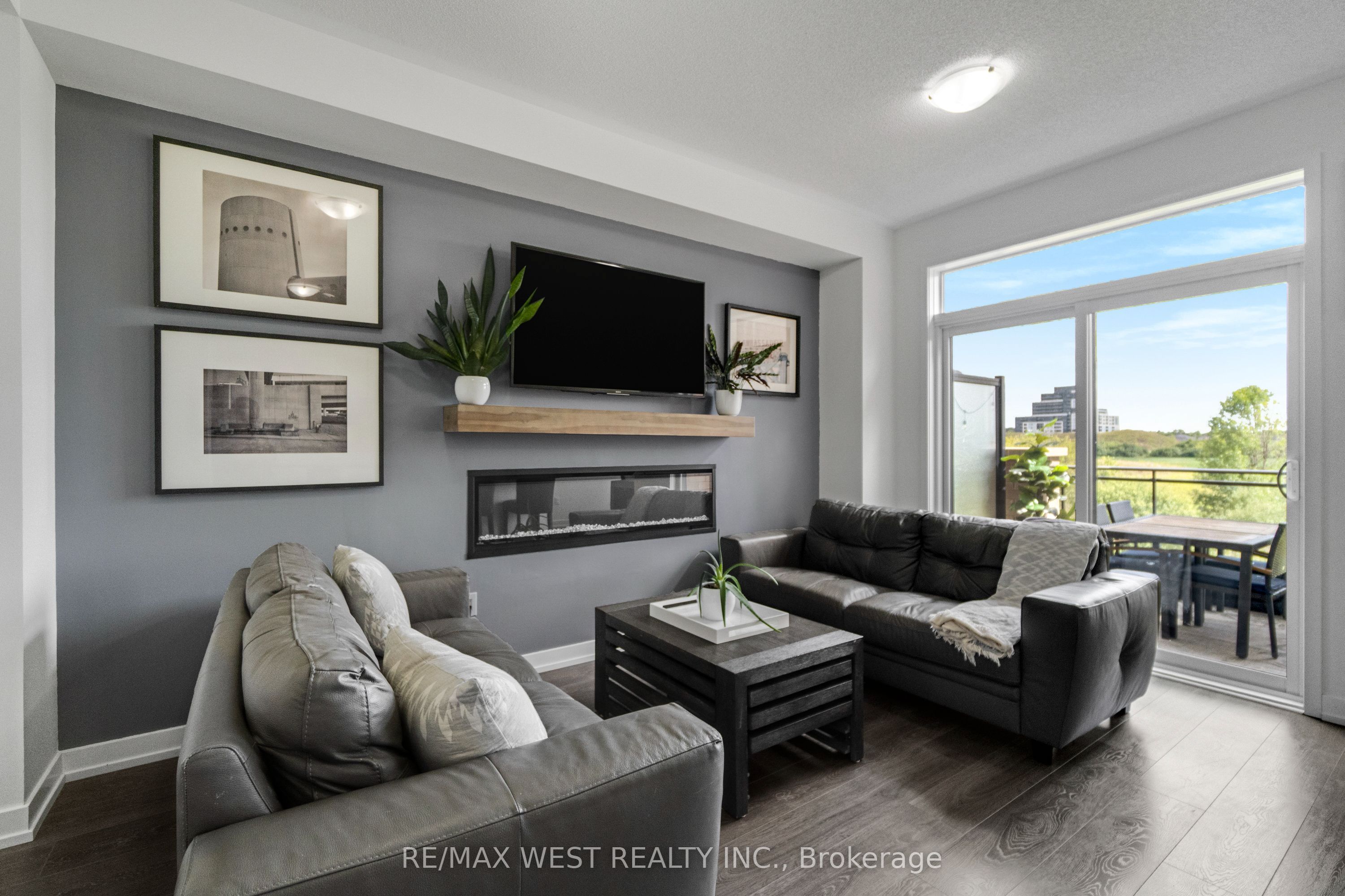 3179 Mintwood Circle