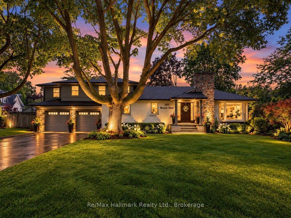 Photo of 2031 DUNCAN Road, Oakville, ON L6J 2R9 (MLS # W13751404)