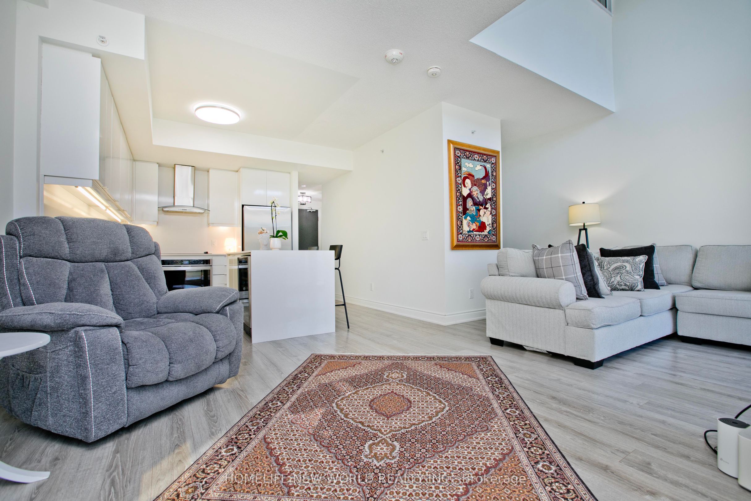 9618 Yonge Street 105