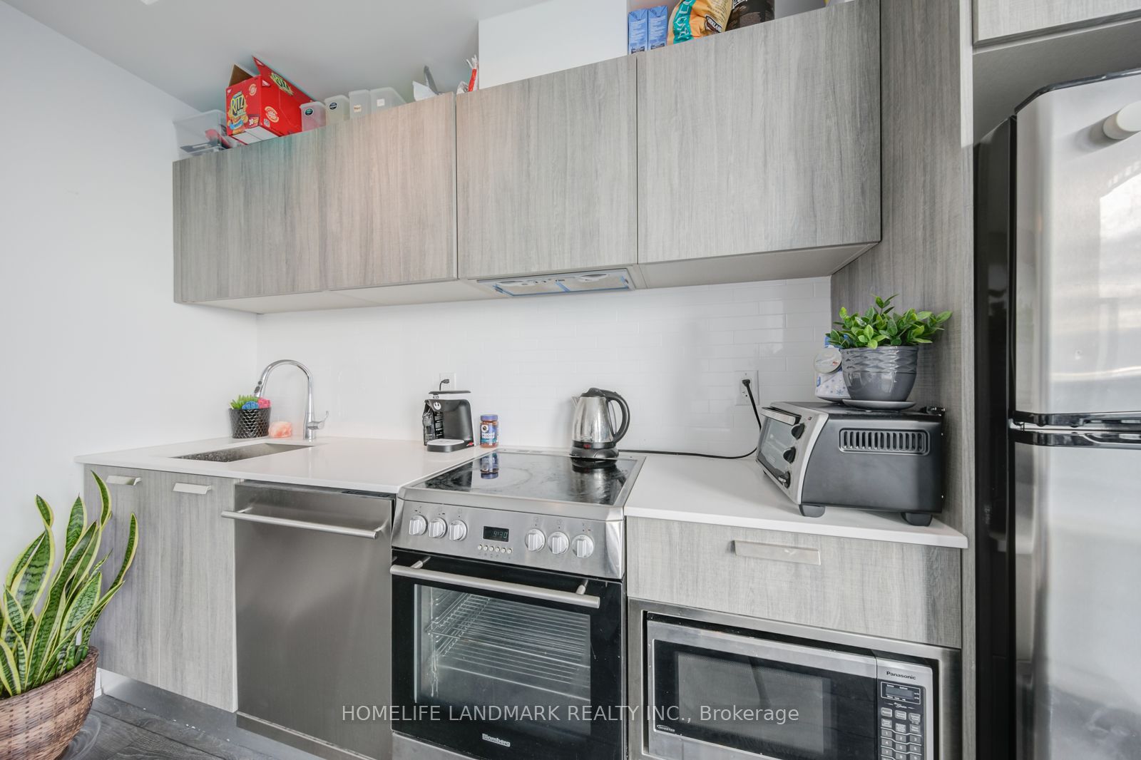 50 Charles Street E 3402