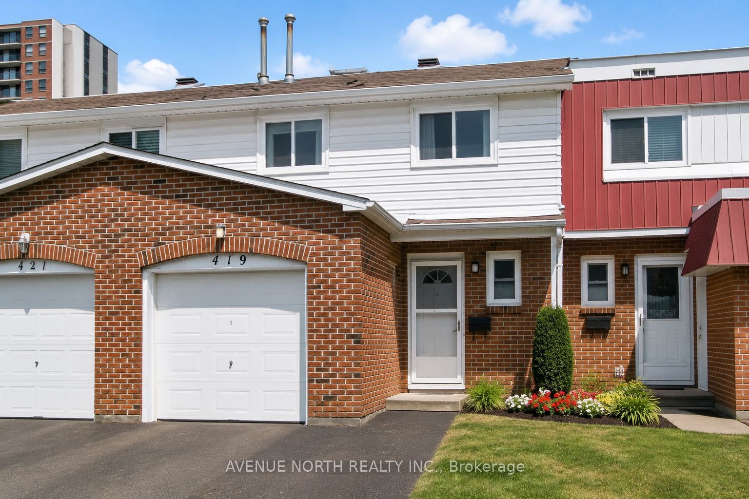 Photo 1 of 23 — 419 Armonia Private 40, Overbrook - Castleheights and Area, ON K1K 3Y2