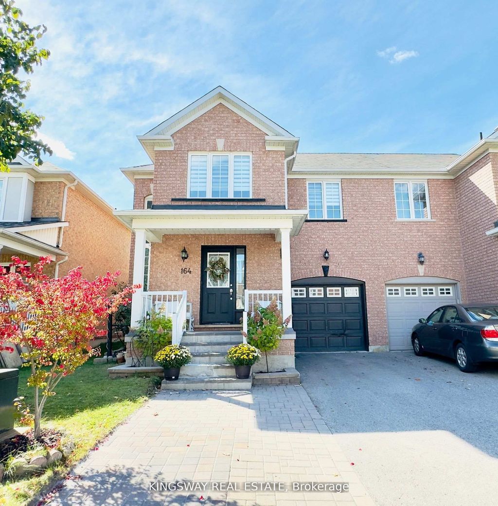 Photo of 164 Gail Parks Crescent, Newmarket, ON L3X 3C1 (MLS # N13026930)