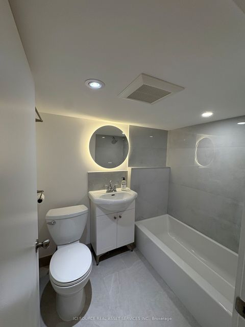 858 Manning Avenue BSMT Toronto ON M6G 2W8