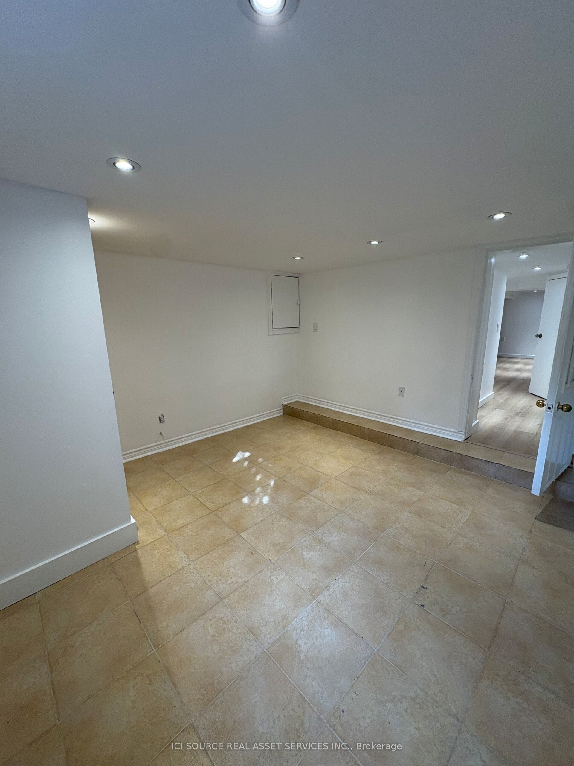 858 Manning Avenue BSMT