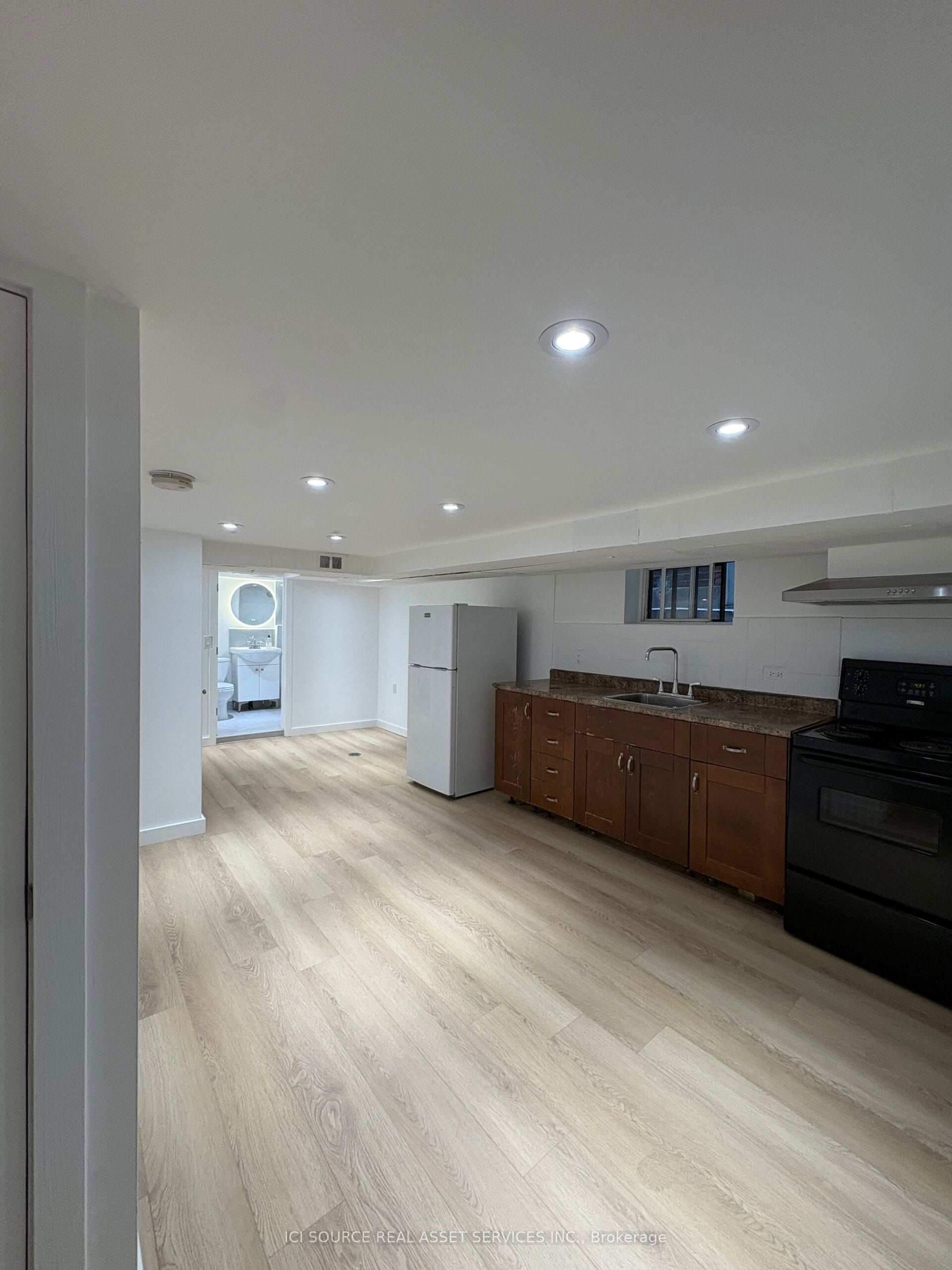 858 Manning Avenue BSMT