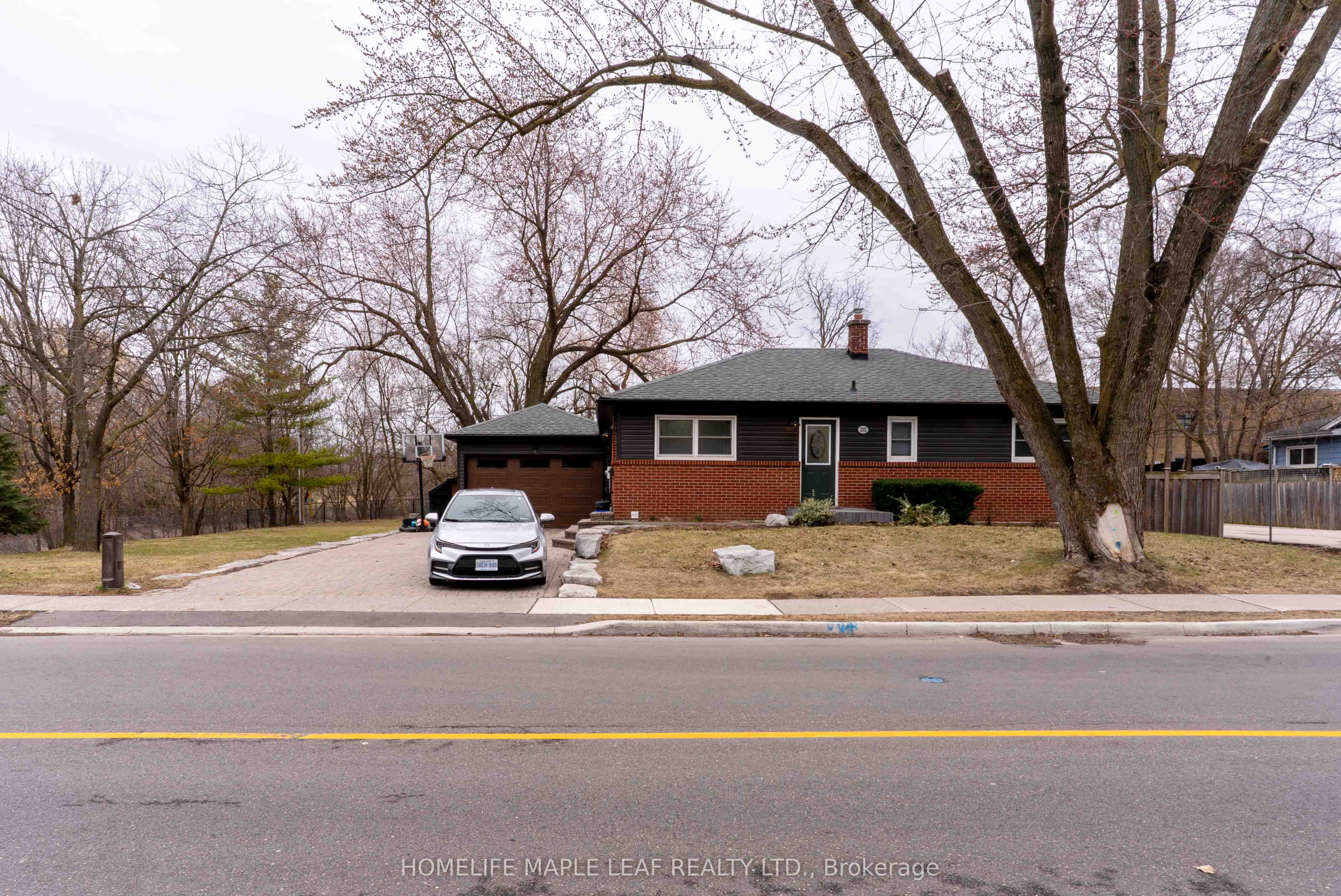 292 Woodward Avenue