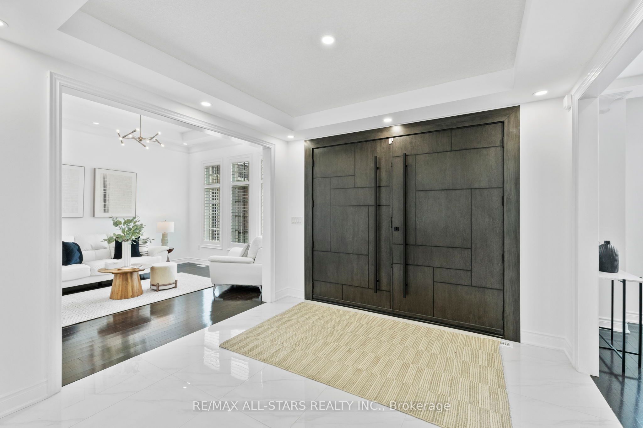 21 Country Club Crescent