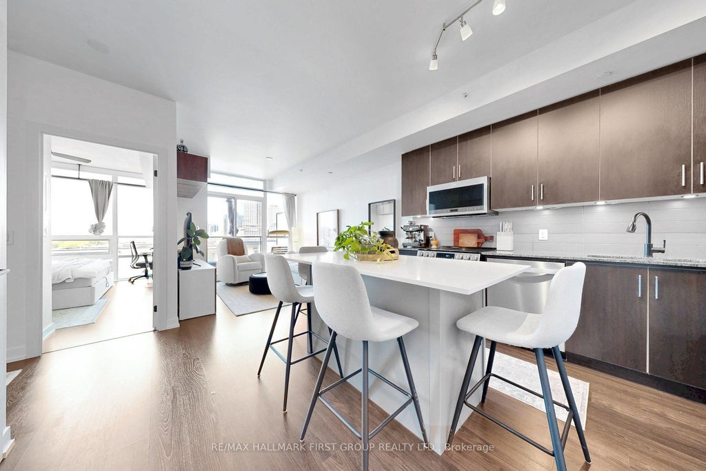 Photo of 8 Fieldway Road #505, Toronto, ON M8Z 3L1 (MLS # W14083676)