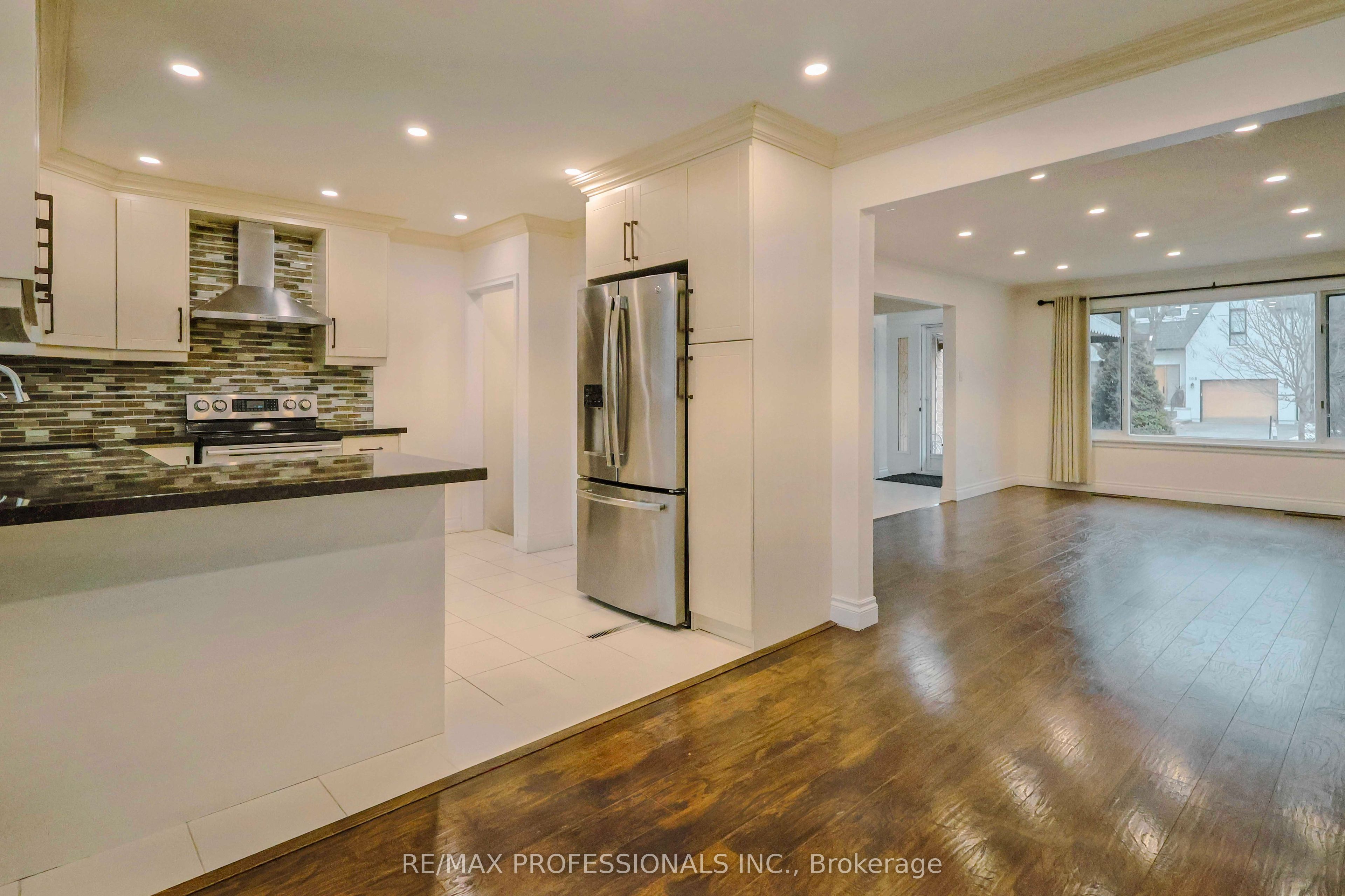 109 Botfield Avenue