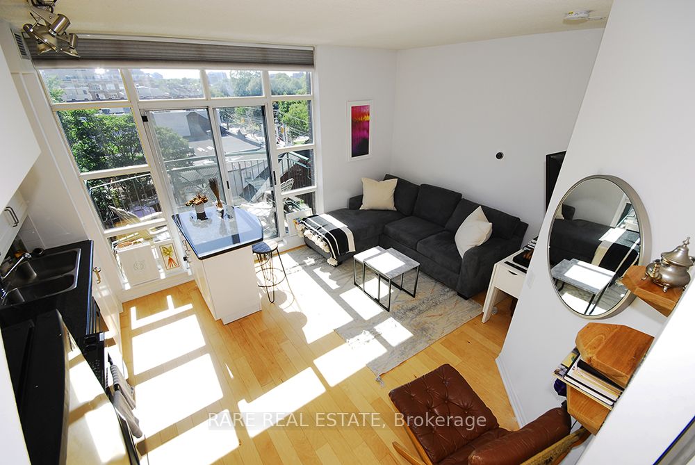 901 Queen Street W 623