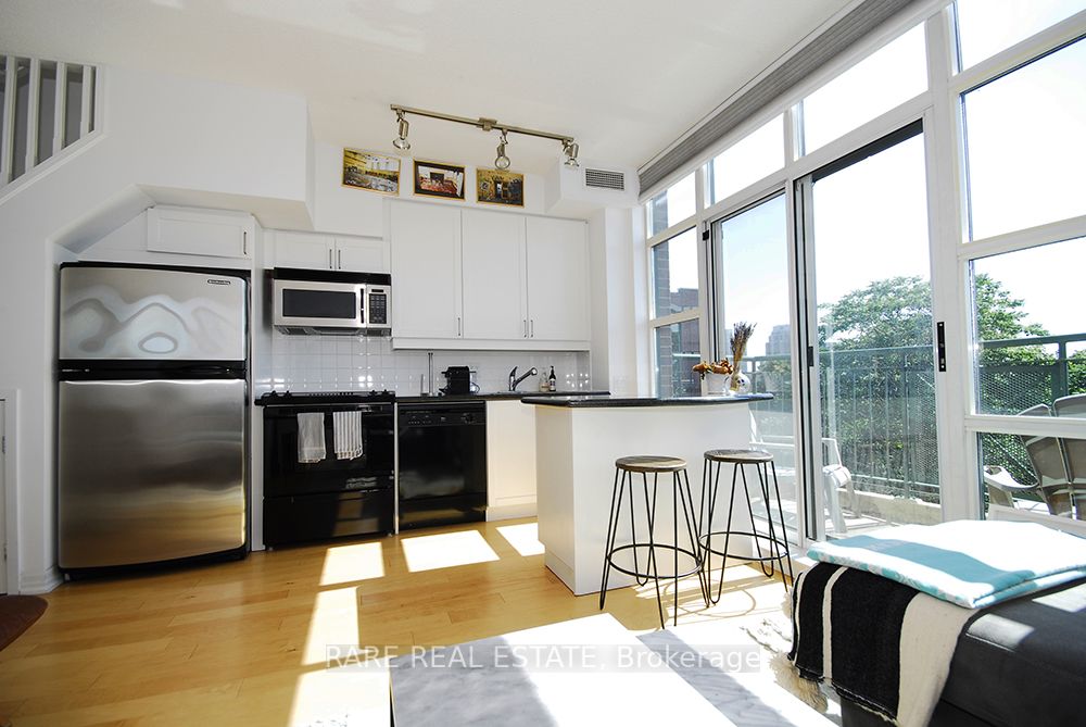 901 Queen Street W 623