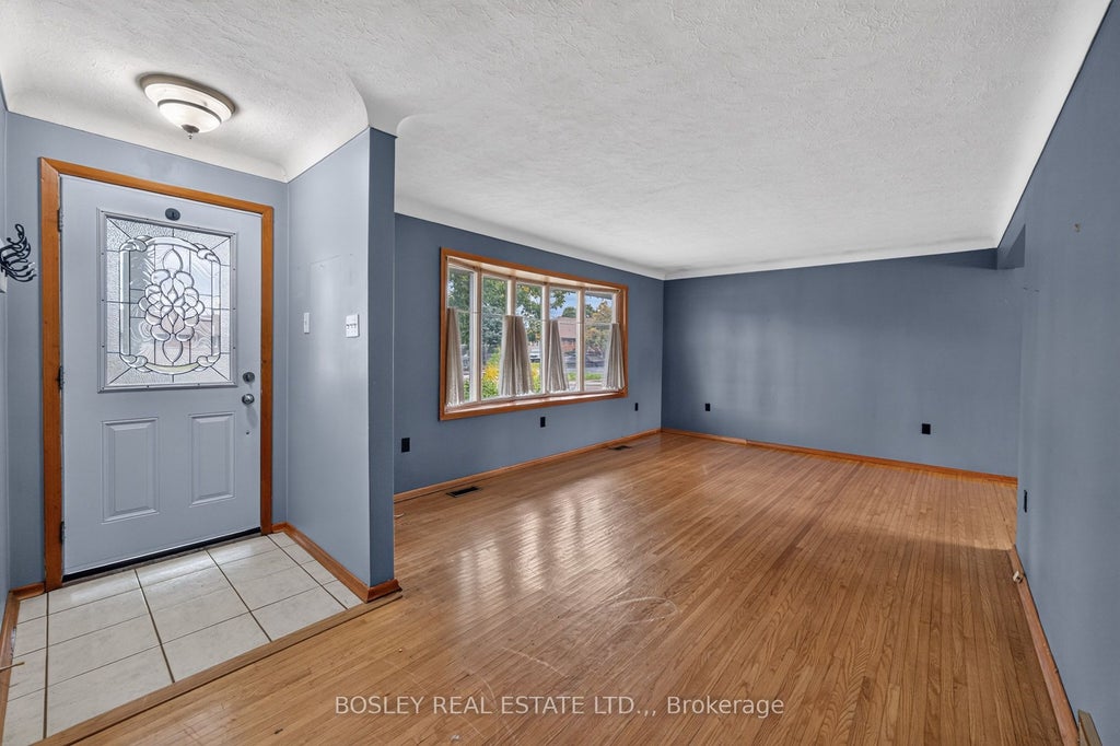 Photo of 4452 Dorchester Road, Niagara Falls, ON L2E 6N4 (MLS # X13867914)
