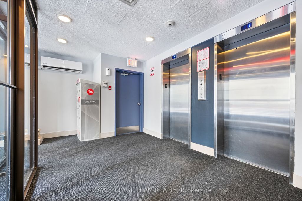 Photo of 200 Bay Street #901, Ottawa Centre, ON K1R 7W8 (MLS # X12607842)