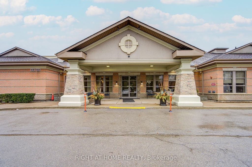 Photo of 100 Burloak Drive #2406, Burlington, ON L7L 6P6 (MLS # W12906252)