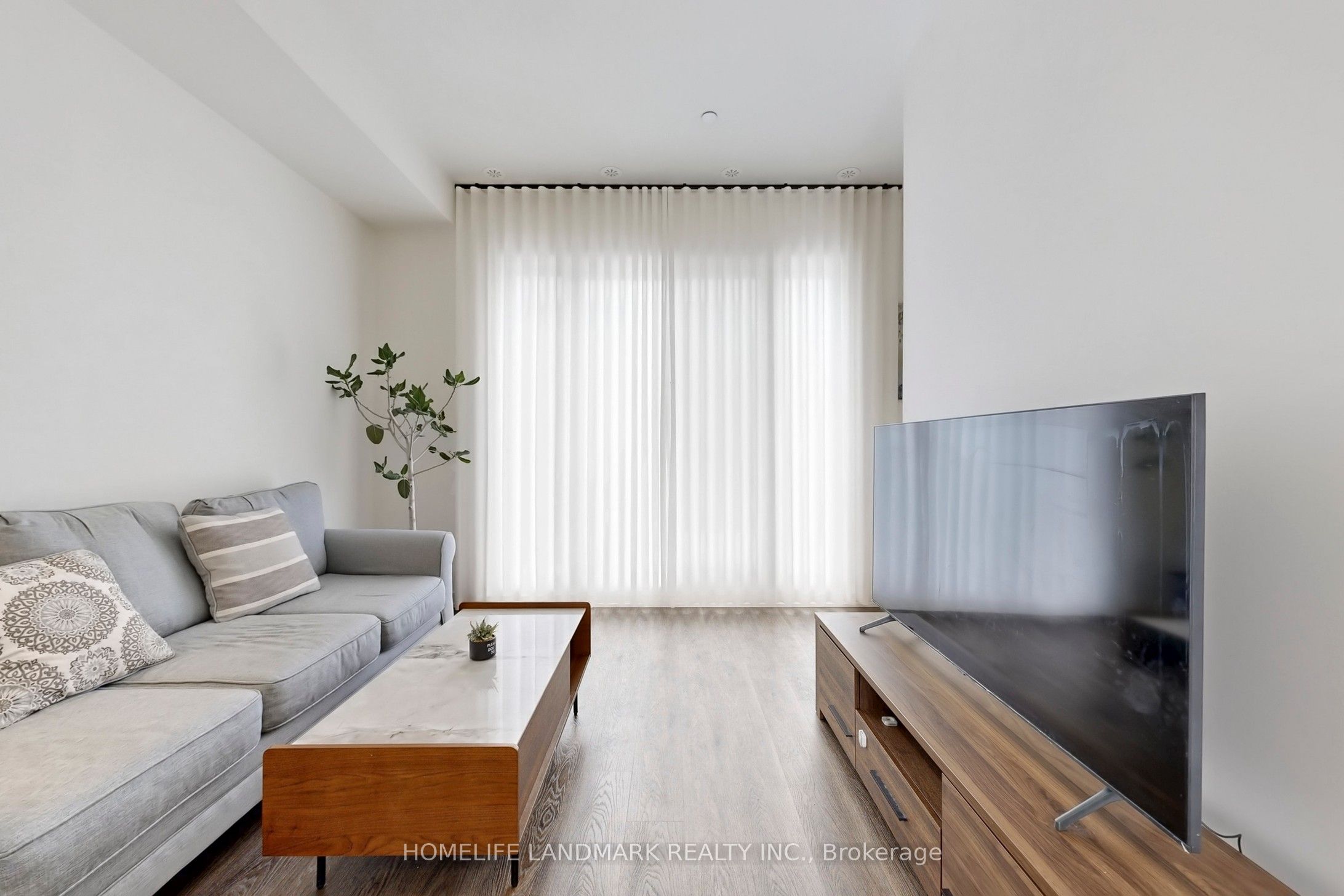 7 Steckley House Lane 614