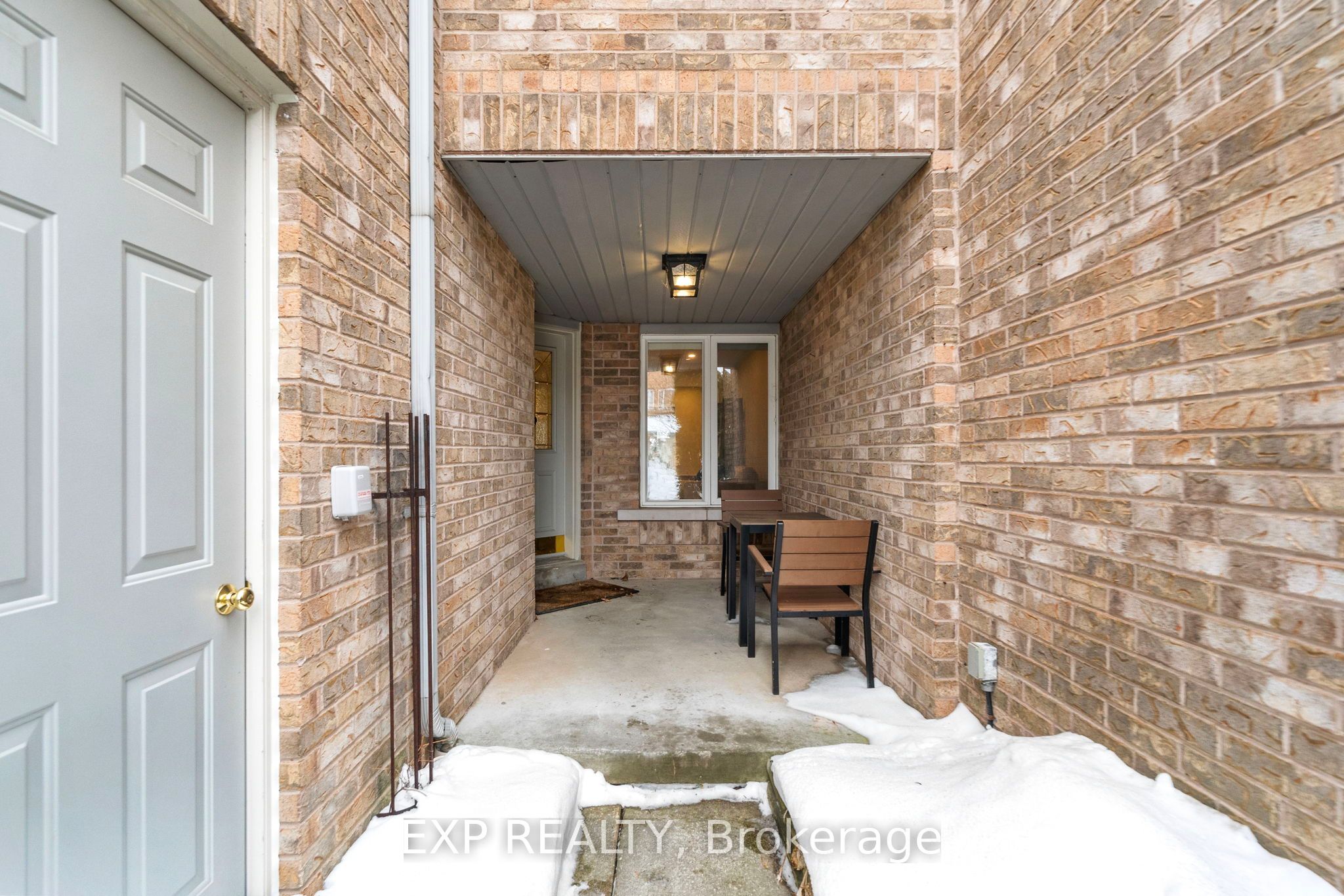 2555 Thomas Street 70