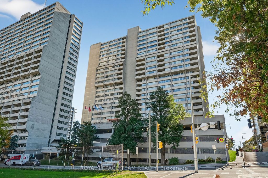 Photo of 530 Laurier Avenue W #1801, Ottawa Centre, ON K1R 7T1 (MLS # X12800162)