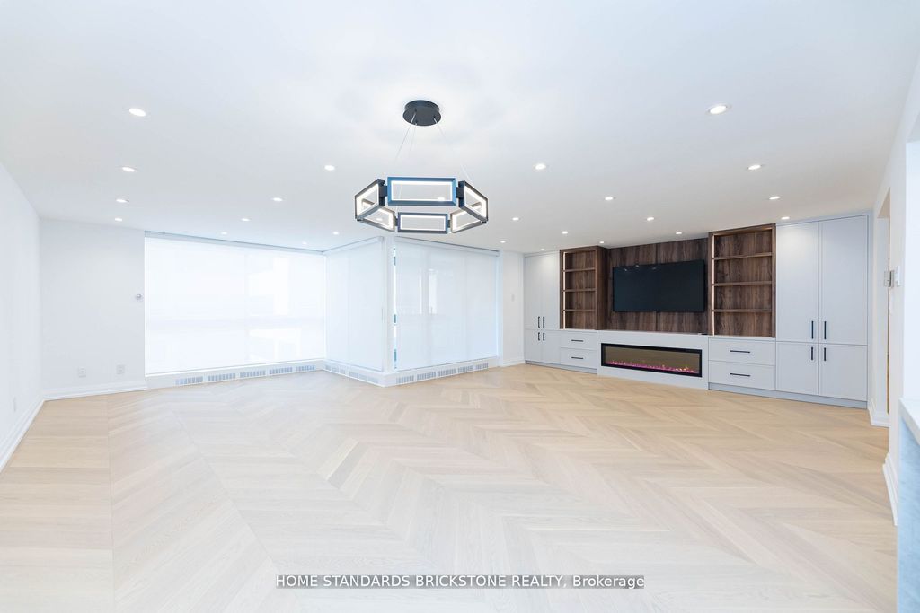 Photo of 61 St Clair Avenue W #805, Toronto, ON M4V 2Y8 (MLS # C12941054)