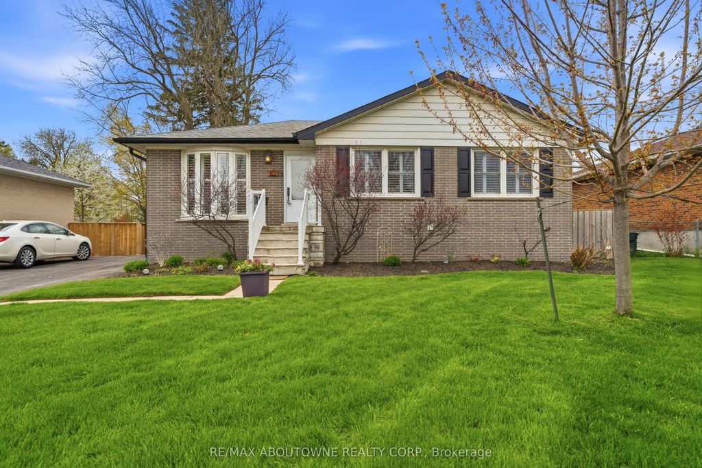 Photo of 134 Wakefield Road, Milton, ON L9T 2L9 (MLS # W13075974)