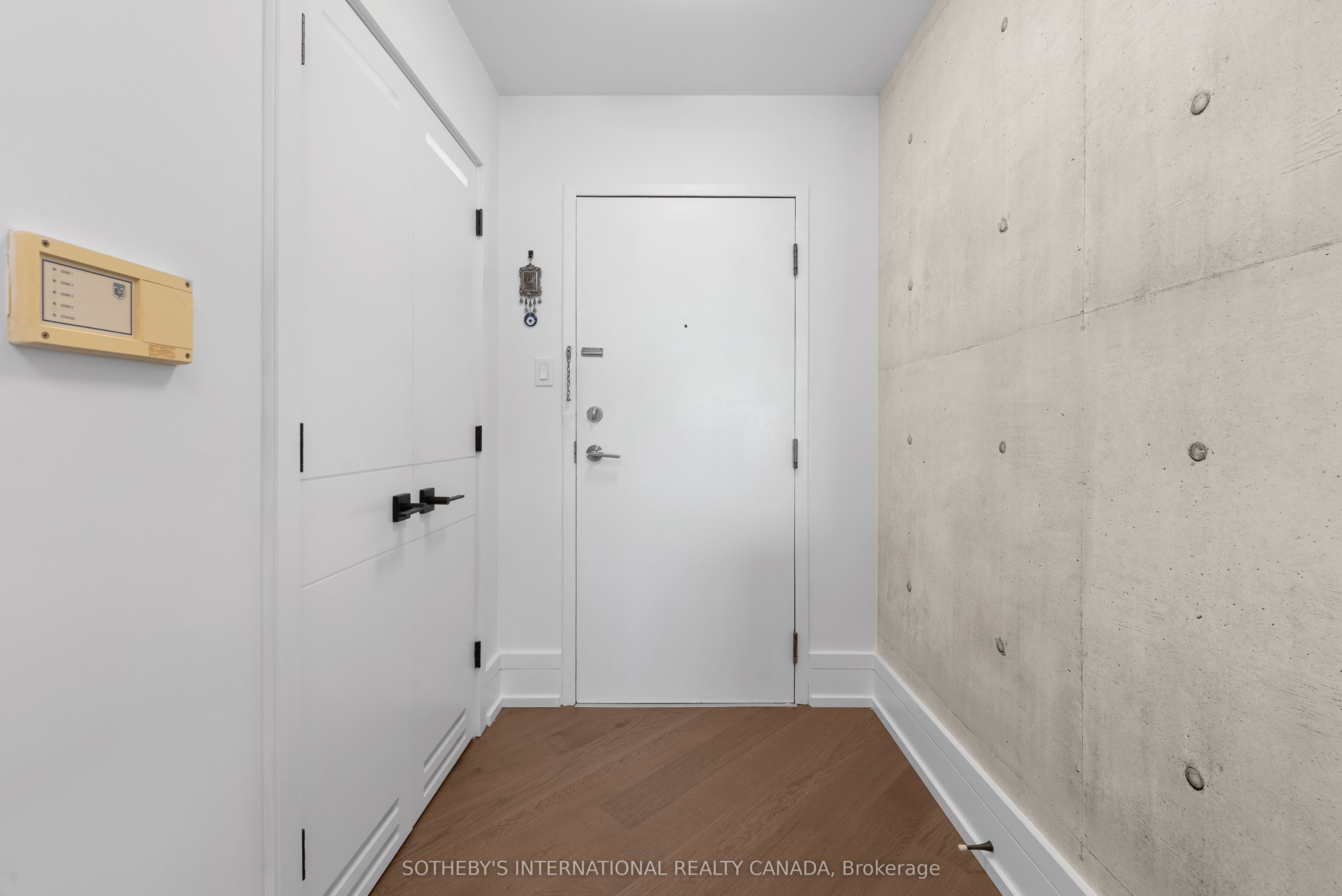 10 Yonge Street 3407