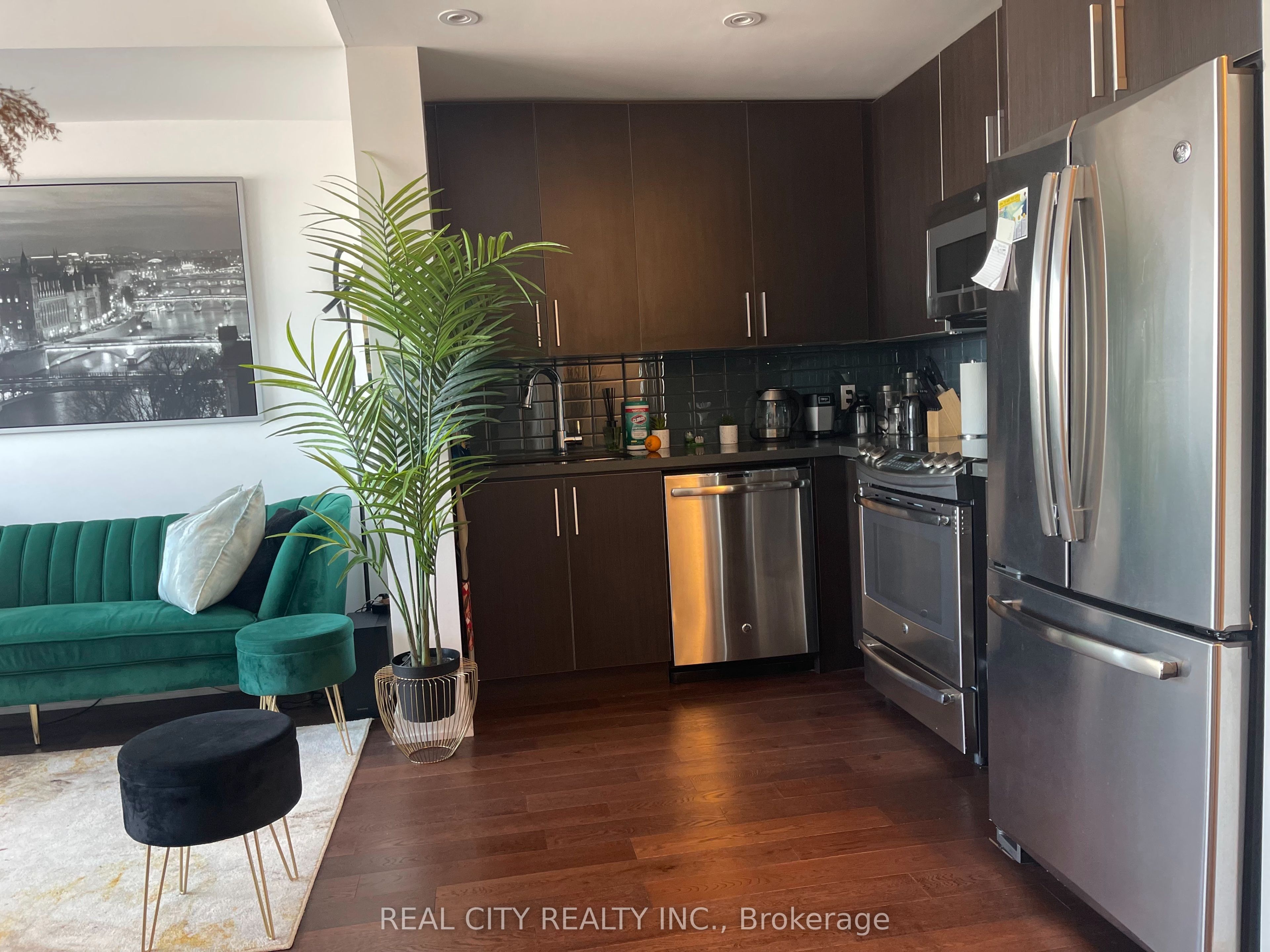 2212 Lakeshore Boulevard W 4309