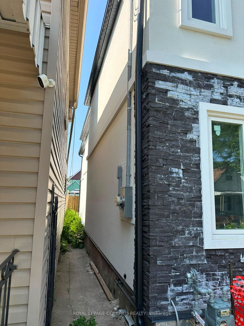 Photo of 62 BEECHWOOD Avenue, Hamilton, ON L8L 2S4 (MLS # X13606492)