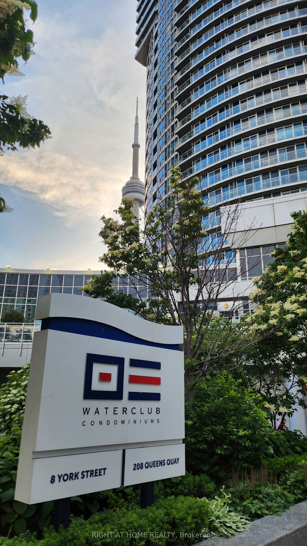 Photo of 8 York Street #1912, Toronto, ON M5J 2Y2 (MLS # C12751628)