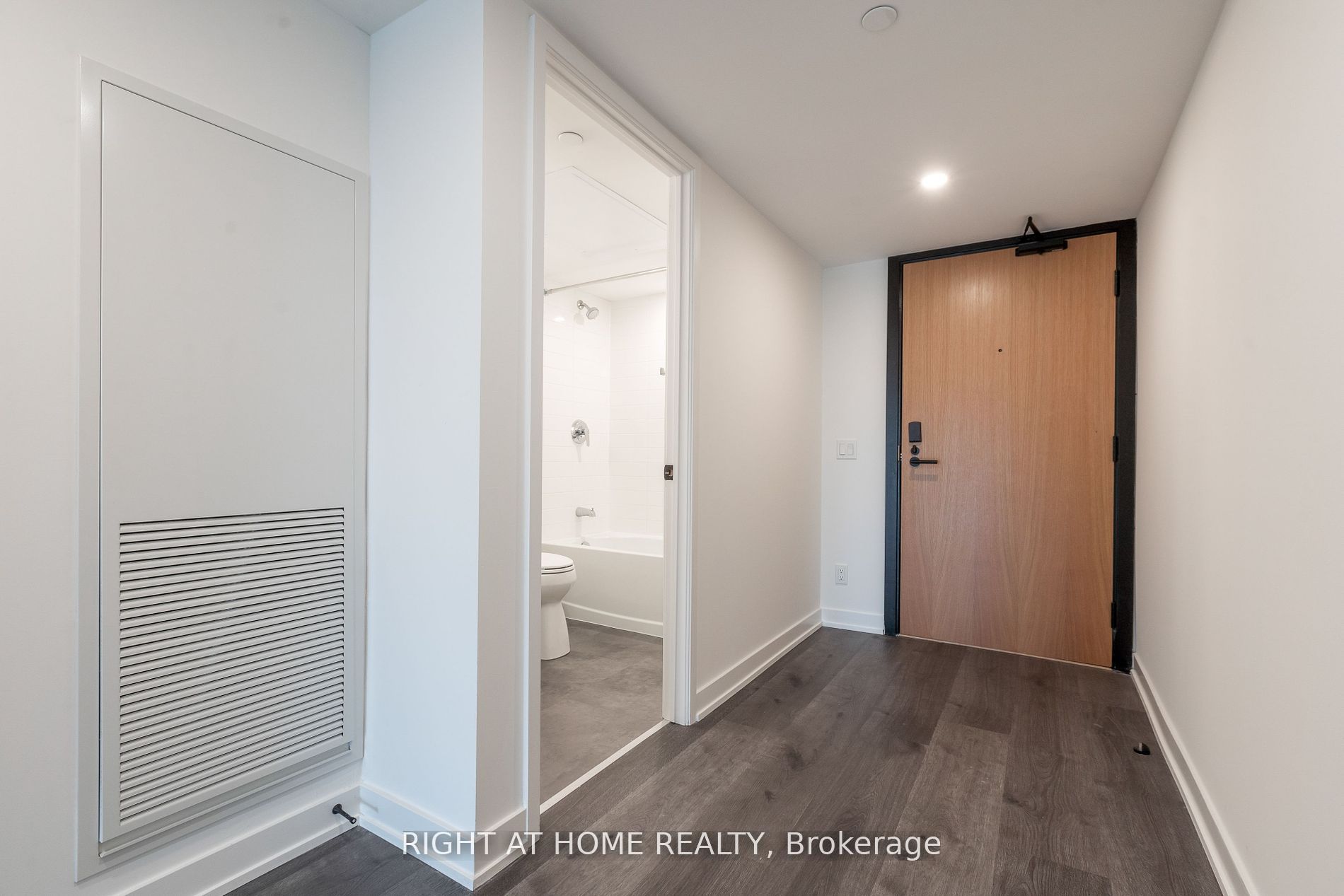 897 College Street W 416