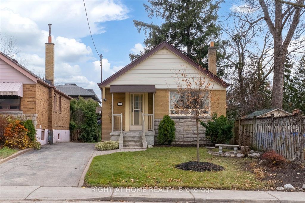 Photo of 17 Yardley Avenue, Toronto, ON M4B 2A7 (MLS # E12592966)