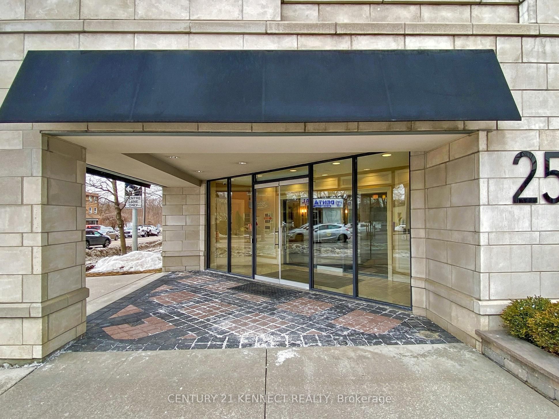 25 Earlington Avenue E 316