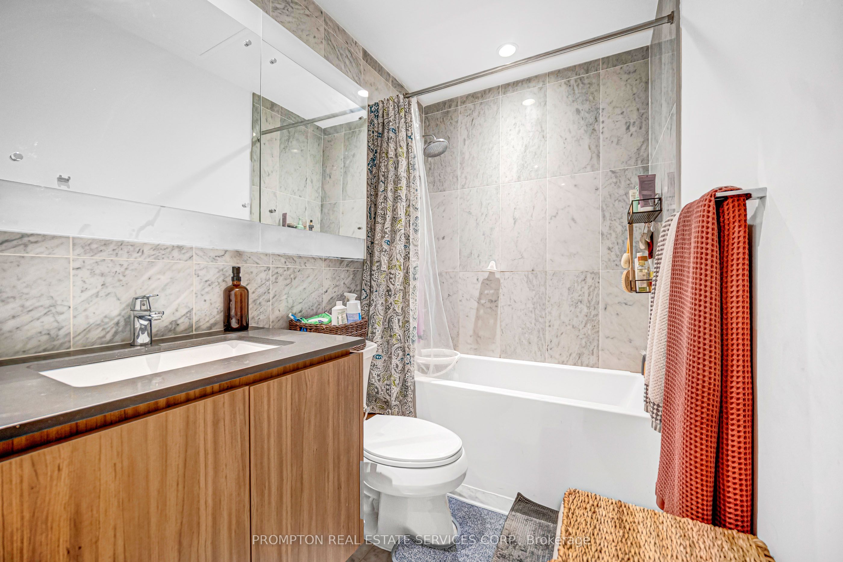 90 Queens Wharf Road 208