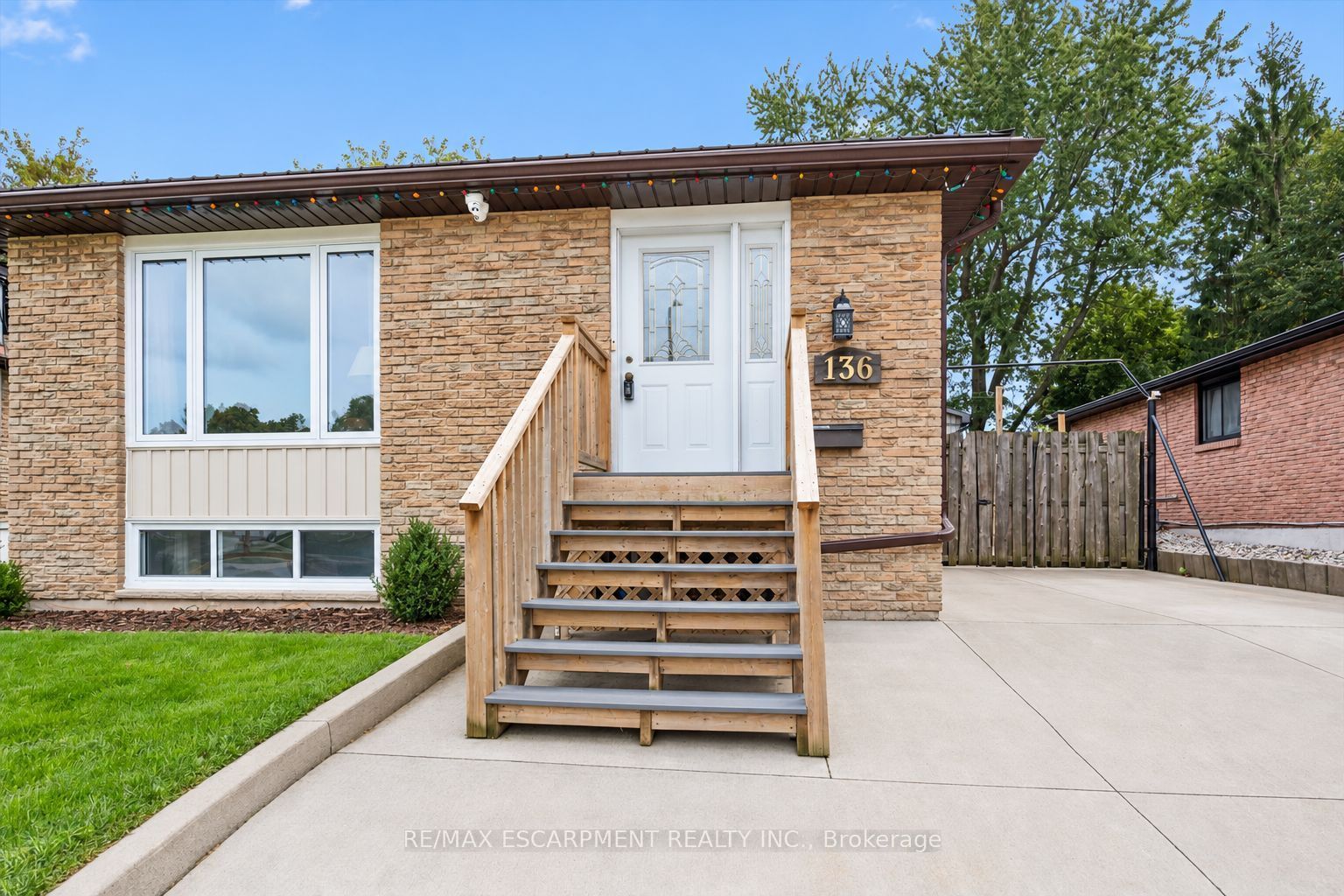 136 Woodlawn Avenue