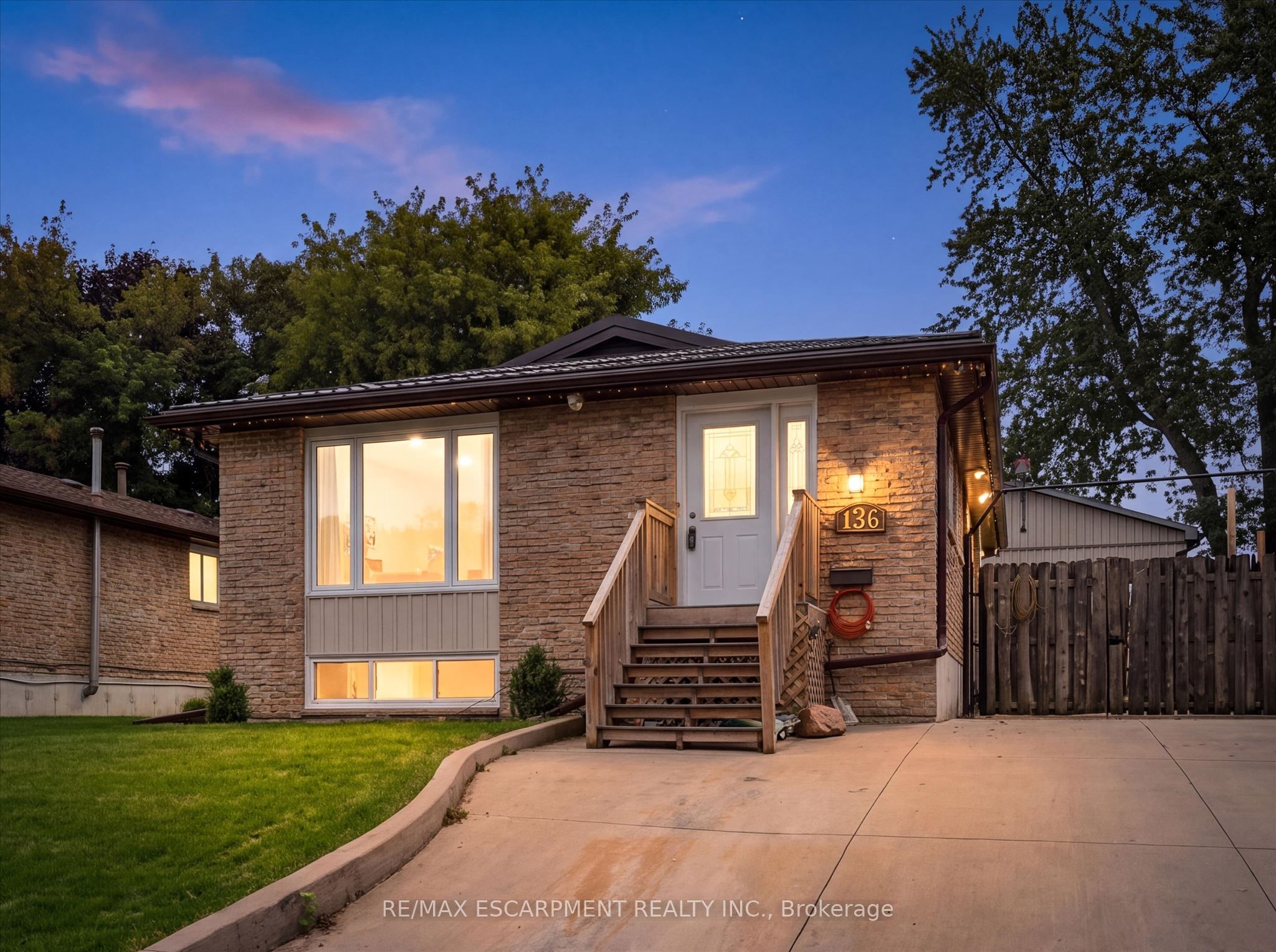 136 Woodlawn Avenue