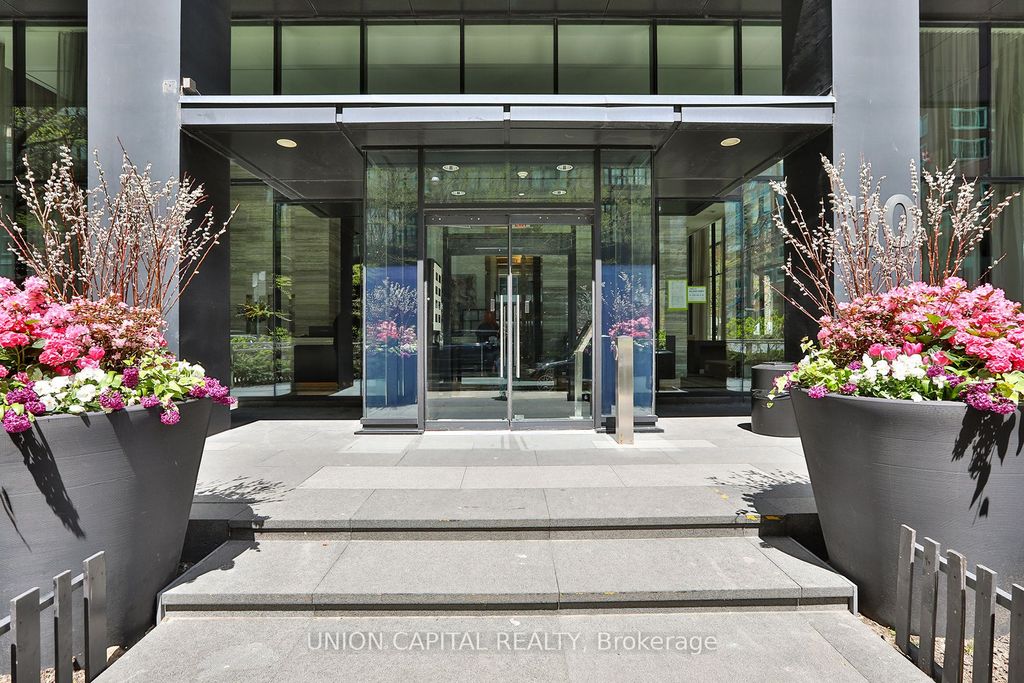 Photo of 110 Charles Street E #1704, Toronto, ON M4Y 1T5 (MLS # C13124576)