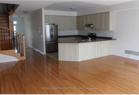 726 Farmstead Drive Milton ON L9T 7P5