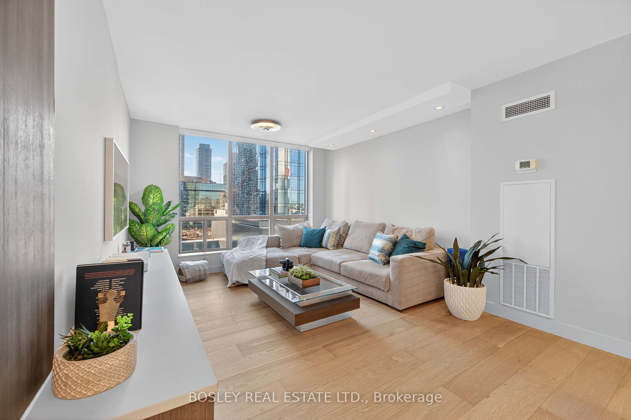 40 Scollard Street 1502