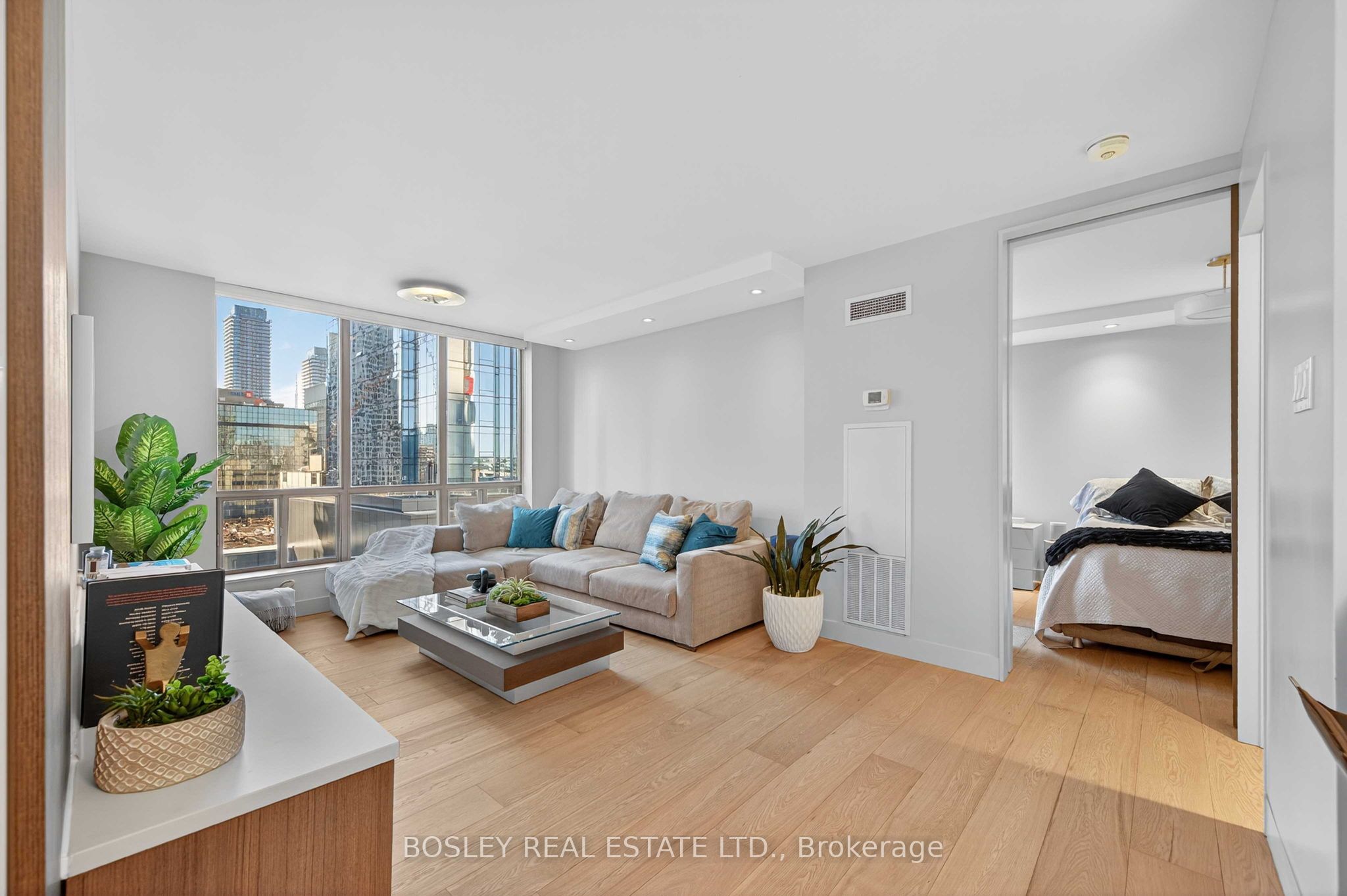 40 Scollard Street 1502