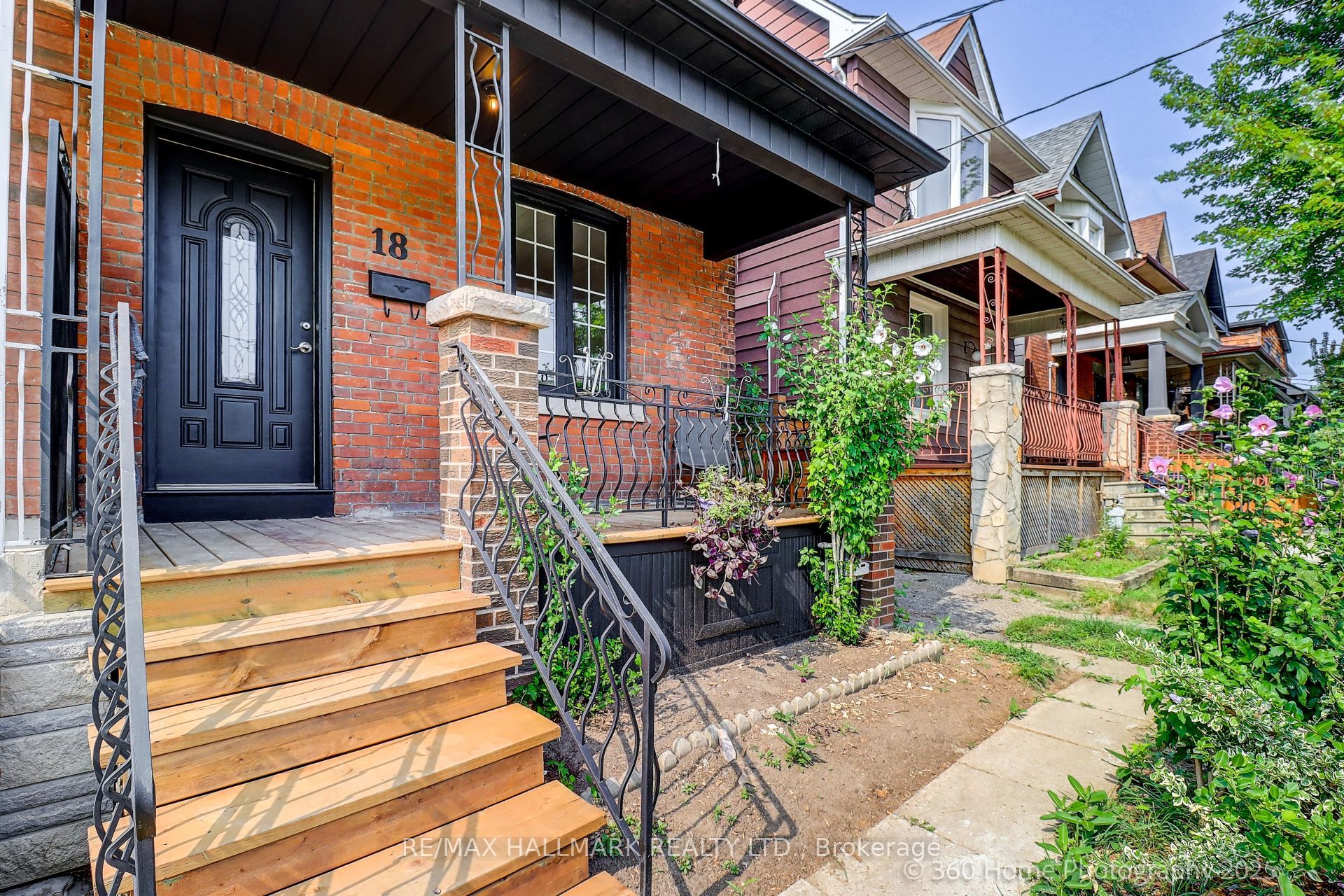 18 Conway Avenue