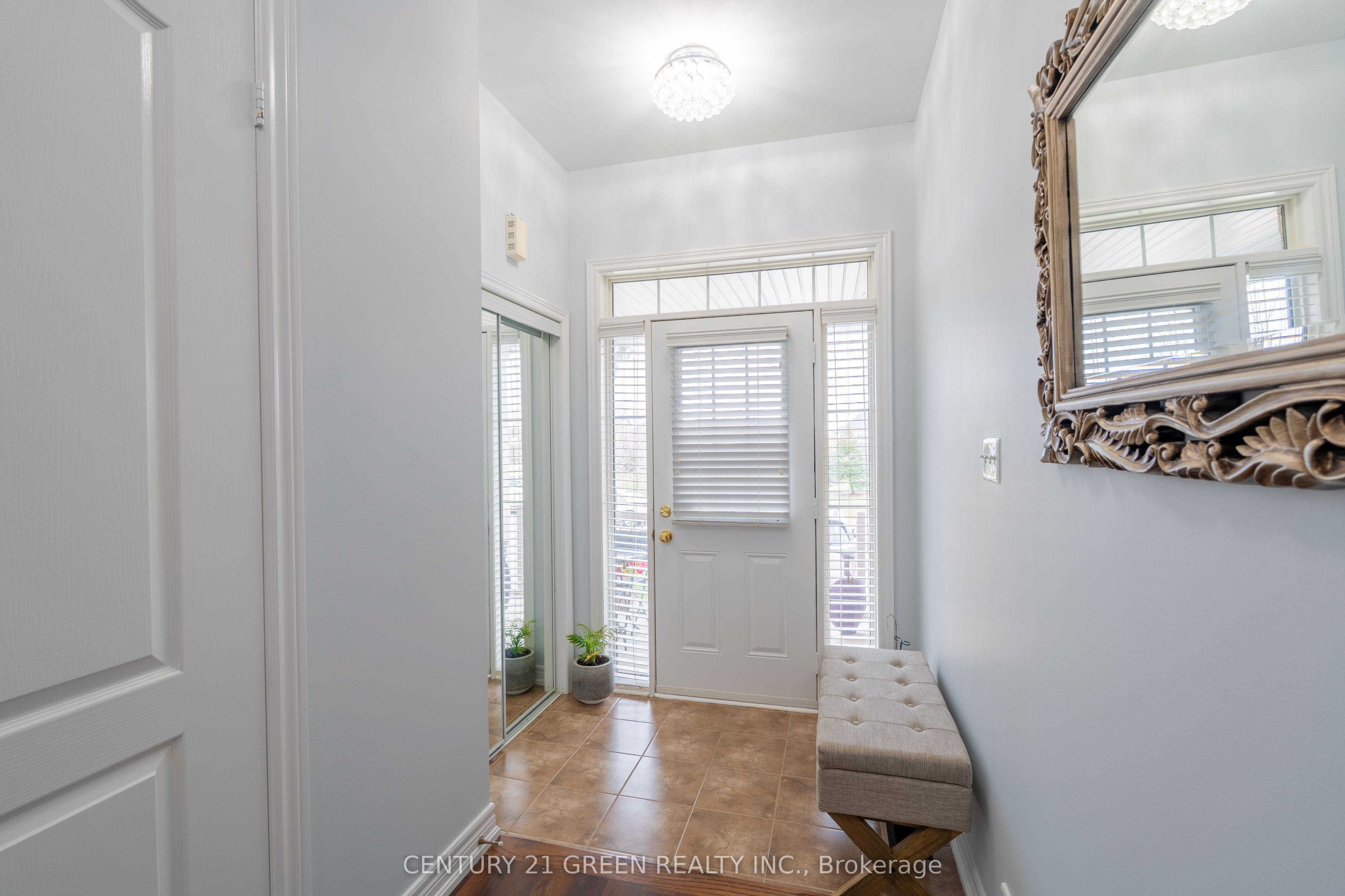 3243 Stoney Crescent