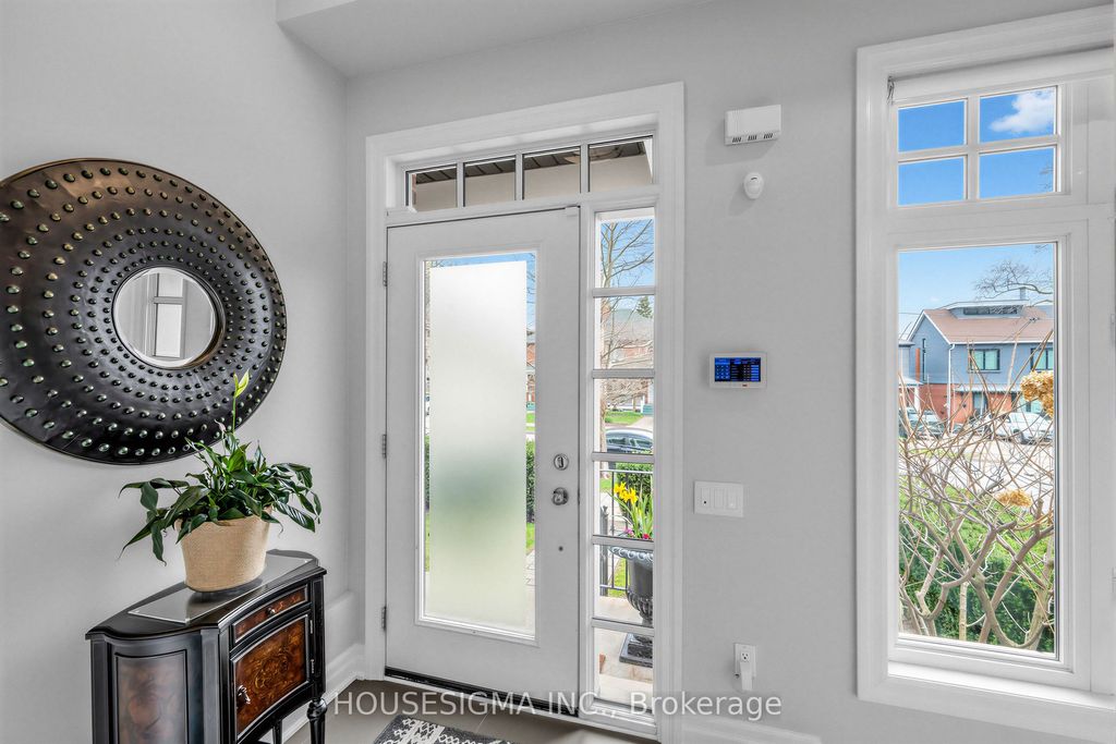 Photo of 361 Roehampton Avenue, Toronto, ON M4P 1S3 (MLS # C13019760)