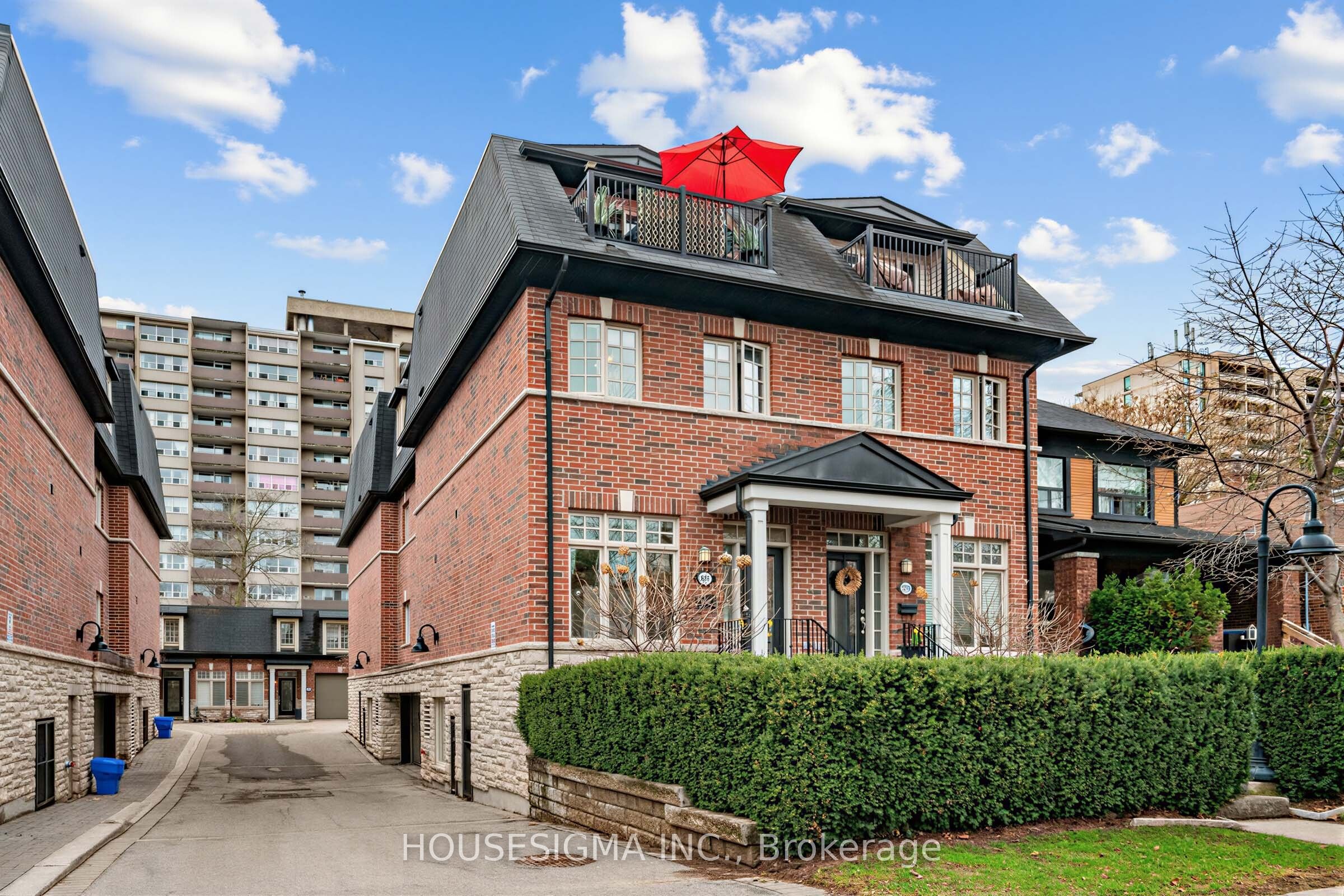 Photo 1 of 35 — 361 Roehampton Avenue, Toronto, ON M4P 1S3