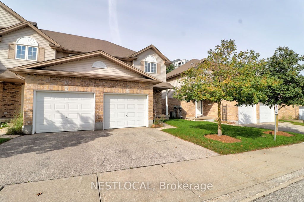 Photo of 10 Fallowfield Drive #11, Kitchener, ON N2C 0A4 (MLS # X14034652)