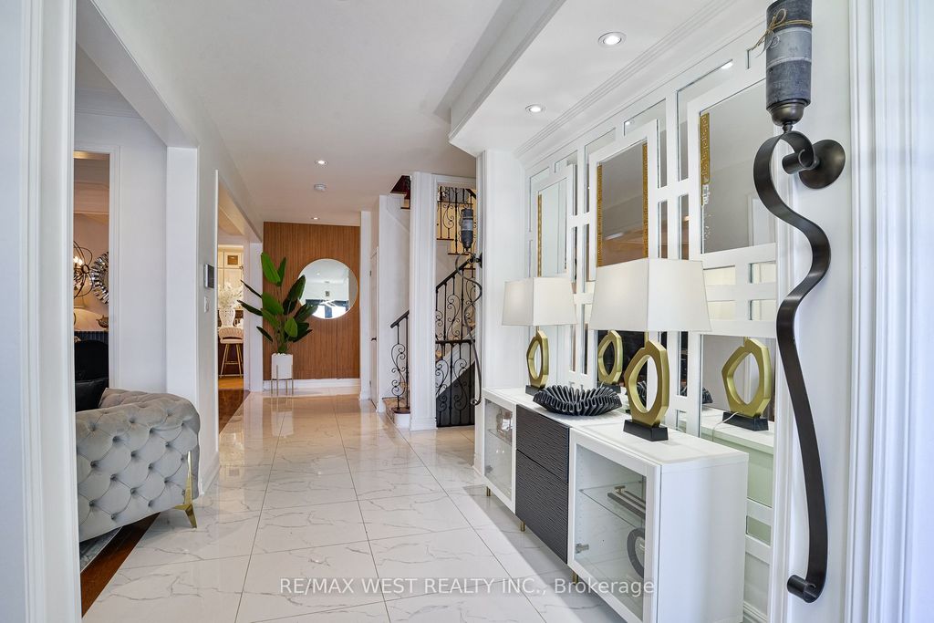 Photo of 134 Sandringham Drive, Barrie, ON L4M 0C9 (MLS # S12762370)