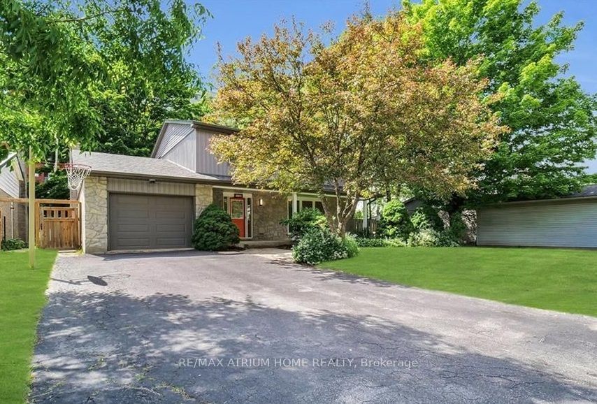 Photo of 40 Stuyvesant Place, London South, ON N6J 3S9 (MLS # X13734956)