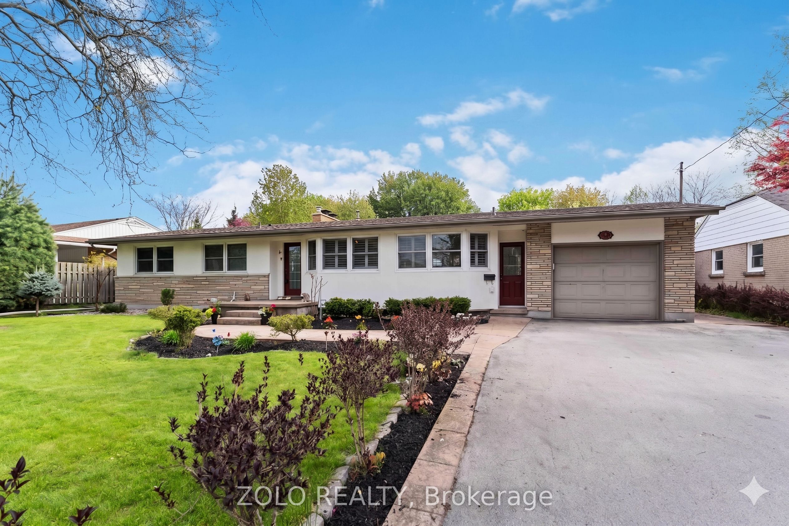 9 Brookside Avenue