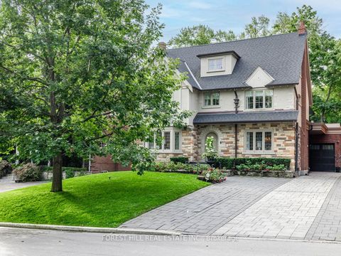 17 Hillholm Road Toronto ON M5P 1M1