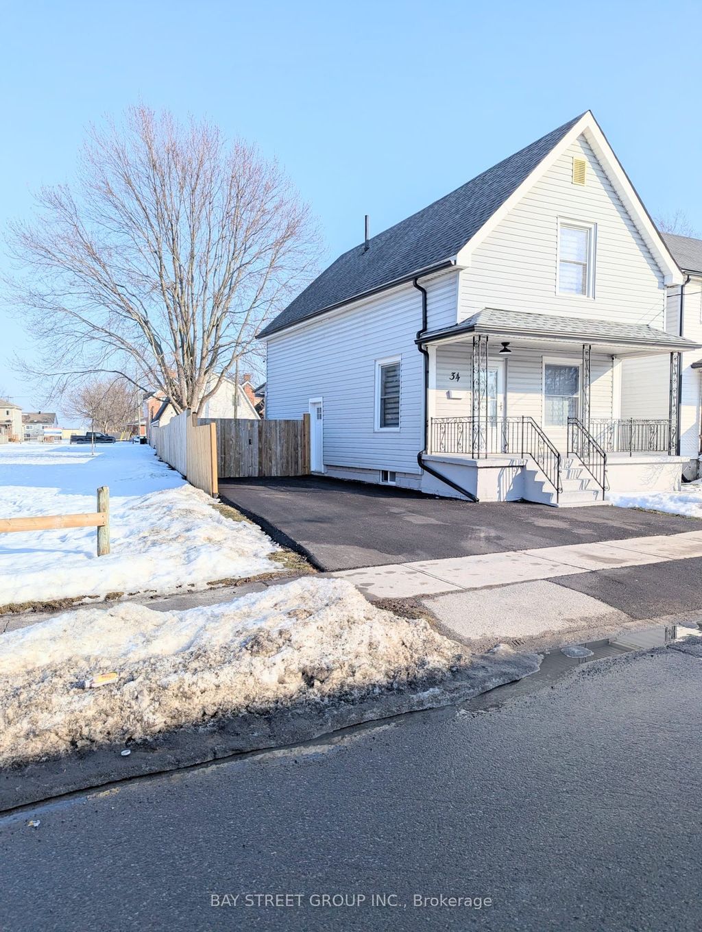 Photo of 34 Tasker Street, St. Catharines, ON L2R 3Z8 (MLS # X12810358)